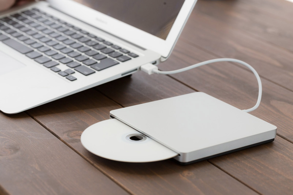 廉価版 MacBook Air 2015 ジャンク・USB SuperDrive ノートPC