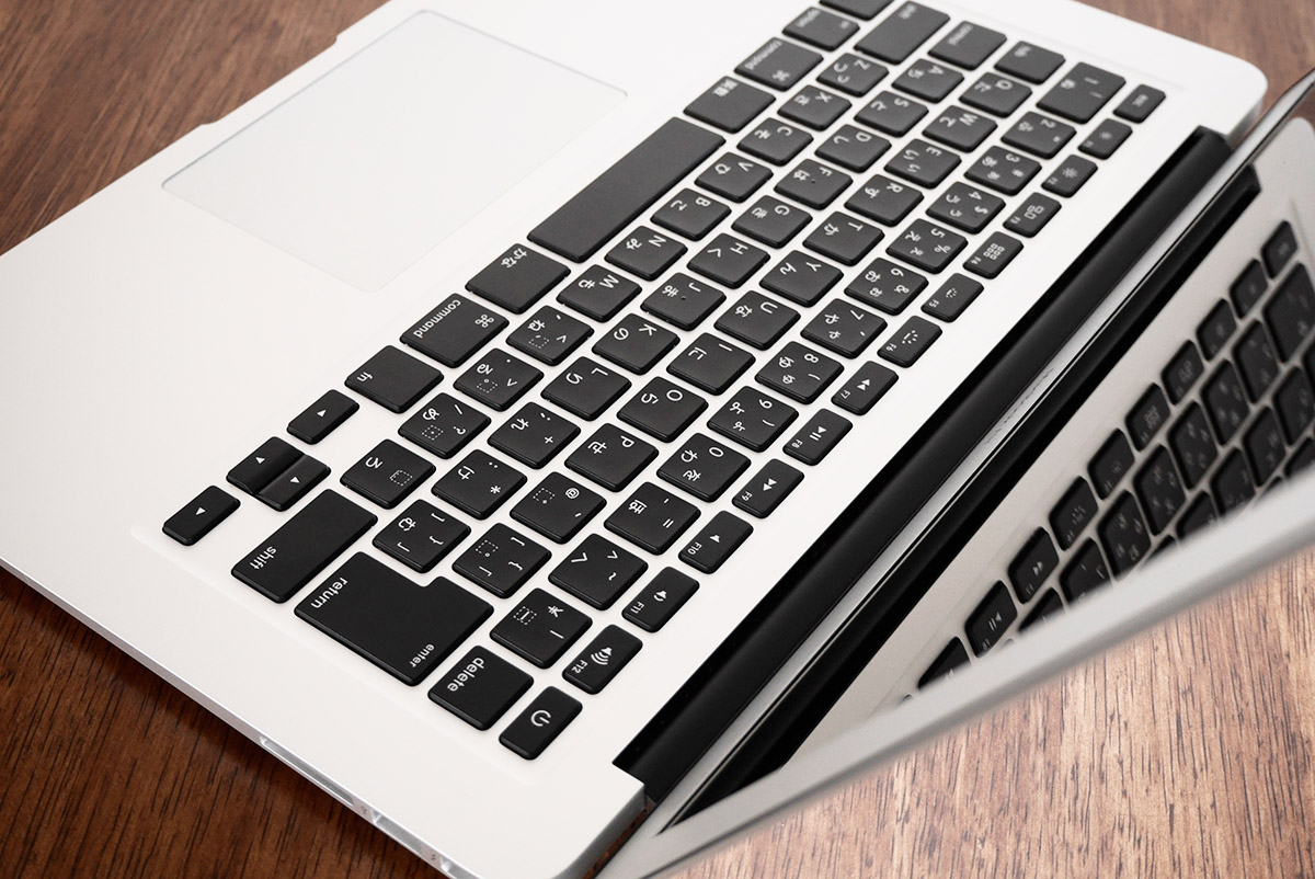 【極美品】MacBook Air 11inch 爆速256GB 薄型高速PC